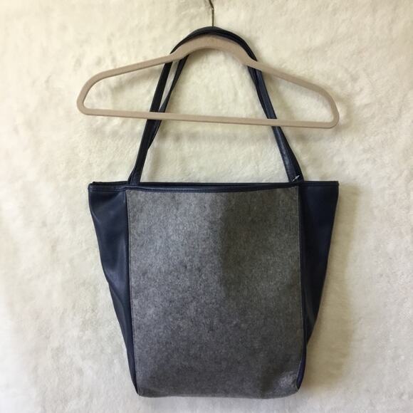 Neiman Marcus Gray Tote Bag - Picture 1 of 4